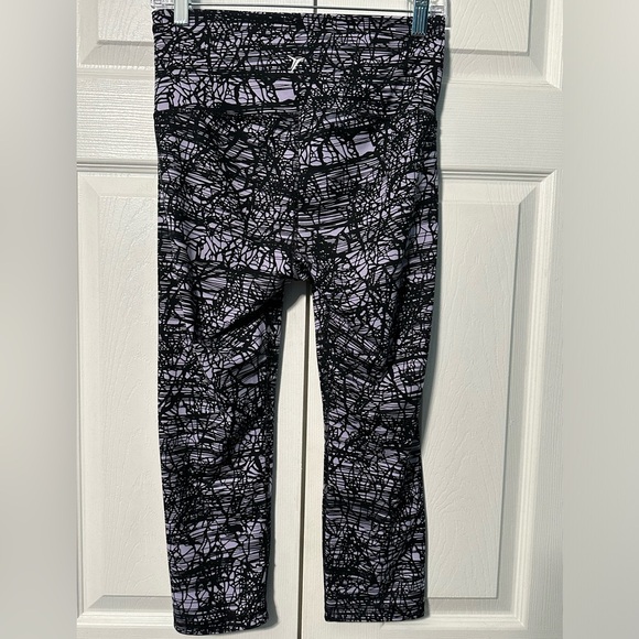 Old Navy Active Capri Leggings Bundle of 2 Size Medium - Picture 3 of 9